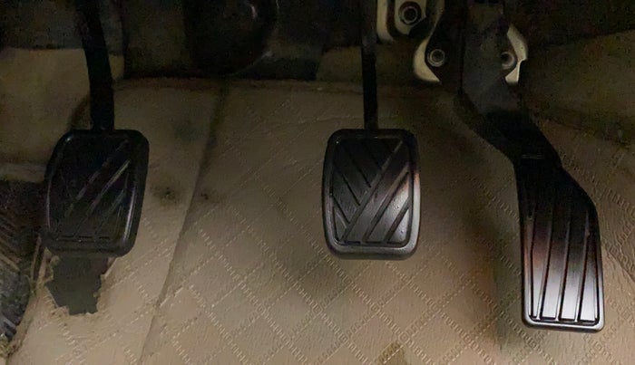2018 Maruti Ciaz ALPHA 1.5 SHVS PETROL, Petrol, Manual, 62,041 km, Pedals