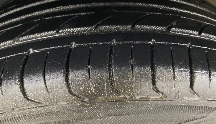 2020 Maruti Swift ZXI PLUS, Petrol, Manual, 1,25,377 km, Left Front Tyre Tread