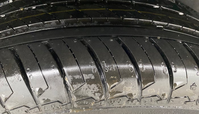 2020 Maruti Swift ZXI PLUS, Petrol, Manual, 1,25,377 km, Right Rear Tyre Tread