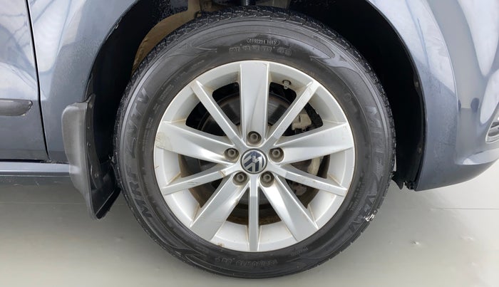 2015 Volkswagen Polo HIGHLINE1.2L PETROL, Petrol, Manual, 27,132 km, Right Front Wheel