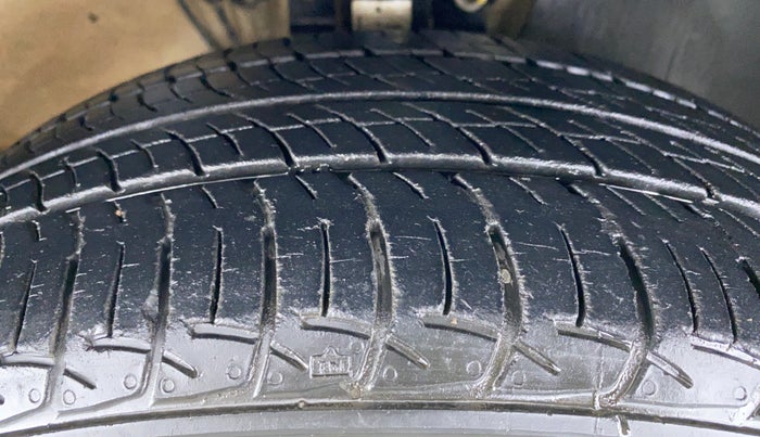 2015 Volkswagen Polo HIGHLINE1.2L PETROL, Petrol, Manual, 27,132 km, Right Front Tyre Tread
