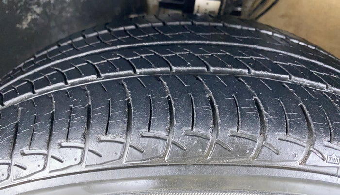 2015 Volkswagen Polo HIGHLINE1.2L PETROL, Petrol, Manual, 27,132 km, Left Front Tyre Tread