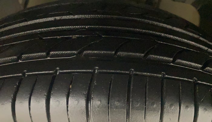 2017 Ford Ecosport TREND 1.5L DIESEL, Diesel, Manual, 1,36,543 km, Left Front Tyre Tread