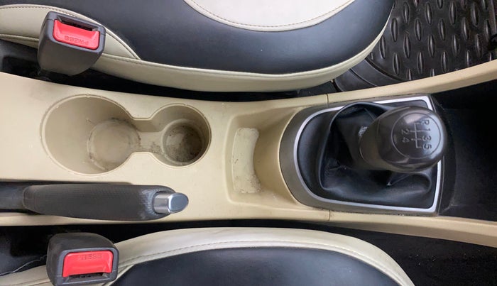 2016 Hyundai Verna FLUIDIC 4S 1.6 VTVT SX, Petrol, Manual, 78,149 km, Gear Lever