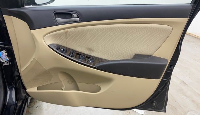 2016 Hyundai Verna FLUIDIC 4S 1.6 VTVT SX, Petrol, Manual, 78,149 km, Driver Side Door Panels Control