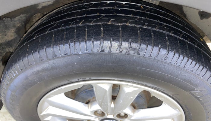 2016 Hyundai Creta SX PLUS 1.6 PETROL, Petrol, Manual, 95,983 km, Left Rear Tyre Tread