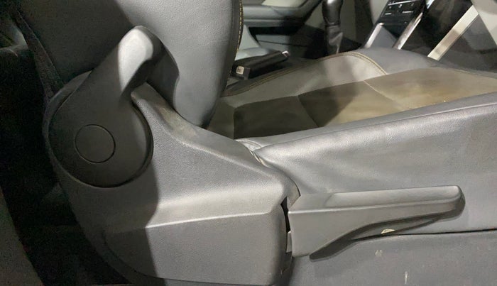 2022 Skoda KUSHAQ STYLE 1.5L TSI MT, Petrol, Manual, 21,417 km, Driver Side Adjustment Panel