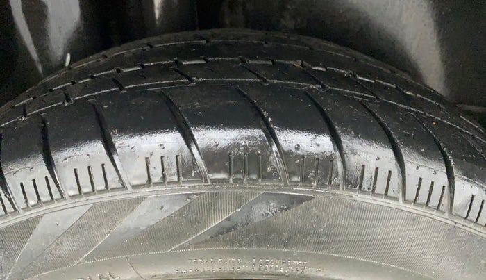 2016 Volkswagen Polo COMFORTLINE 1.2L PETROL, Petrol, Manual, 59,237 km, Right Rear Tyre Tread