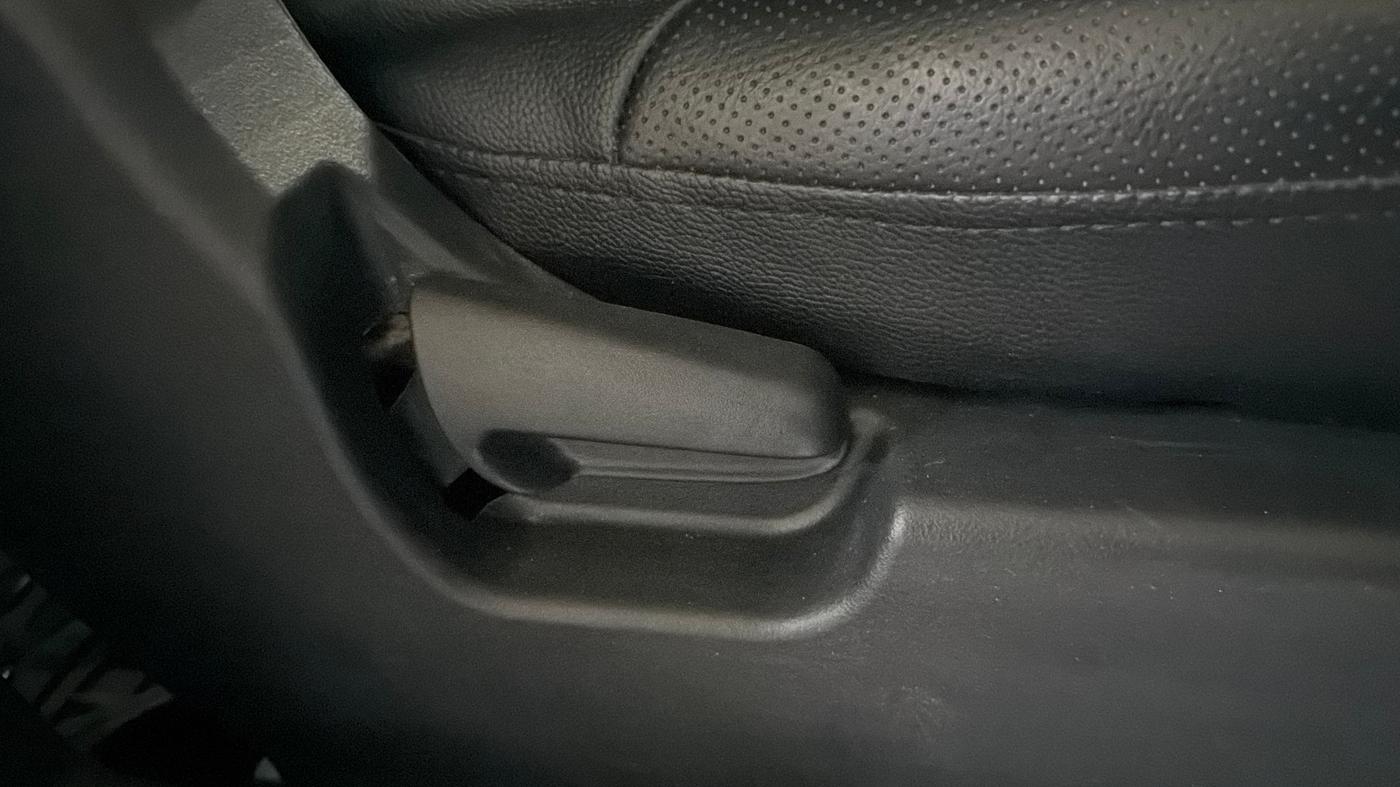 2017 Maruti Wagon R 1.0 LXI, Petrol, Manual, 42,678 km, Driver Side Adjustment Panel