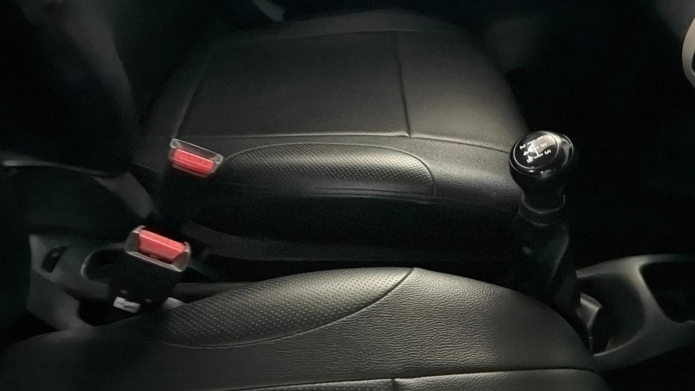 2017 Maruti Wagon R 1.0 LXI, Petrol, Manual, 42,678 km, Gear Lever