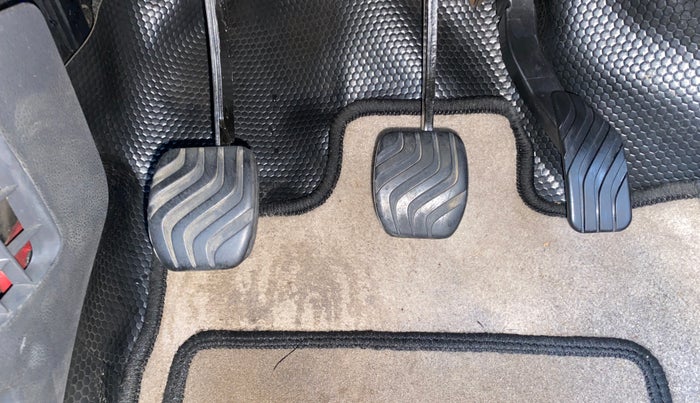 2016 Renault Kwid RXT 0.8, Petrol, Manual, 13,357 km, Pedals