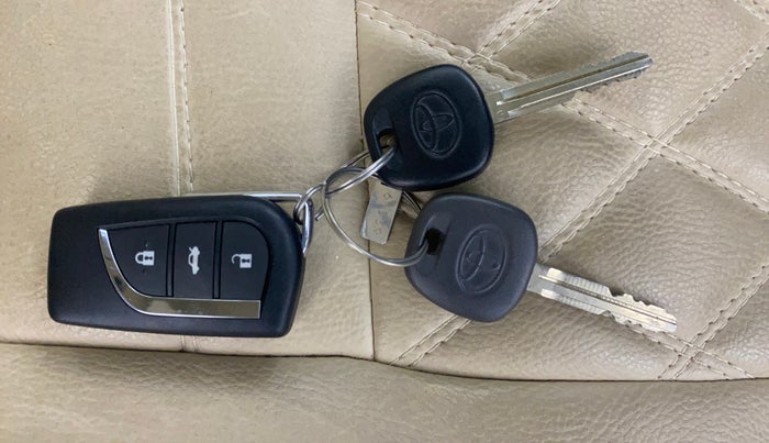 2020 Toyota YARIS J MT, Petrol, Manual, 49,011 km, Key Close Up