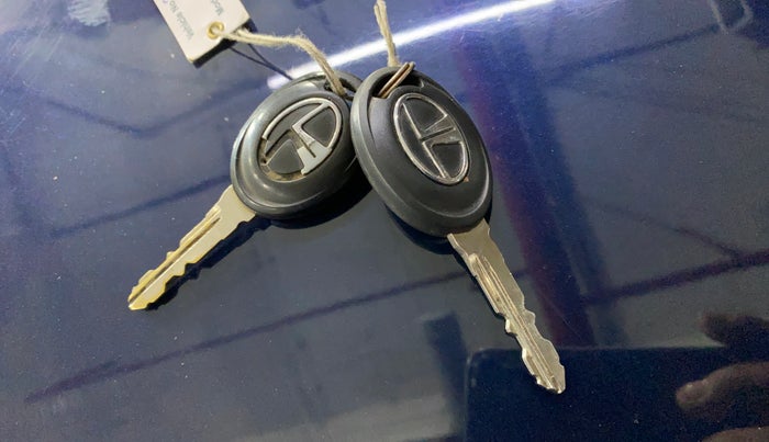2019 Tata TIGOR XM (O) PETROL, Petrol, Manual, 22,754 km, Key Close Up