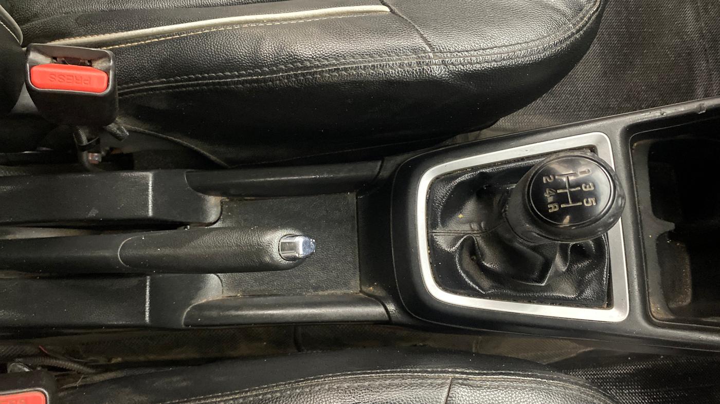 2021 Maruti Swift VXI, Petrol, Manual, 74,982 km, Gear Lever