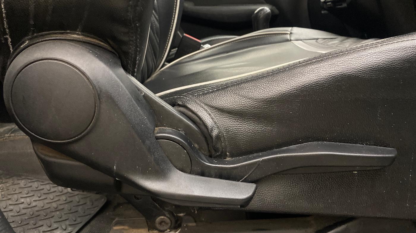 2021 Maruti Swift VXI, Petrol, Manual, 74,982 km, Driver Side Adjustment Panel