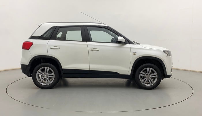 2017 Maruti Vitara Brezza ZDI, Diesel, Manual, 1,11,621 km, Right Side View
