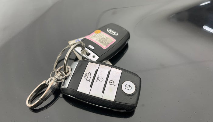 2021 KIA SONET HTX 1.0 IMT, Petrol, Manual, 72,619 km, Key Close Up
