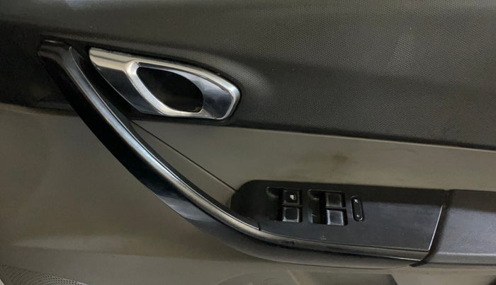 2018 Tata Tiago XZ PETROL, Petrol, Manual, 68,756 km, Driver Side Door Panels Control