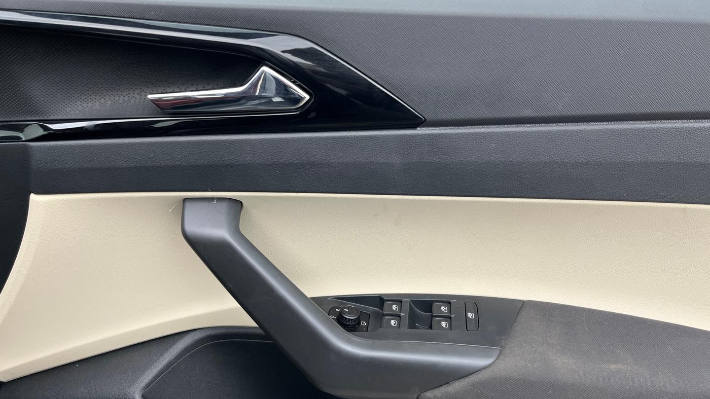 2022 Skoda SLAVIA AMBITION 1.0L TSI AT, Petrol, Automatic, 46,791 km, Driver Side Door Panels Control
