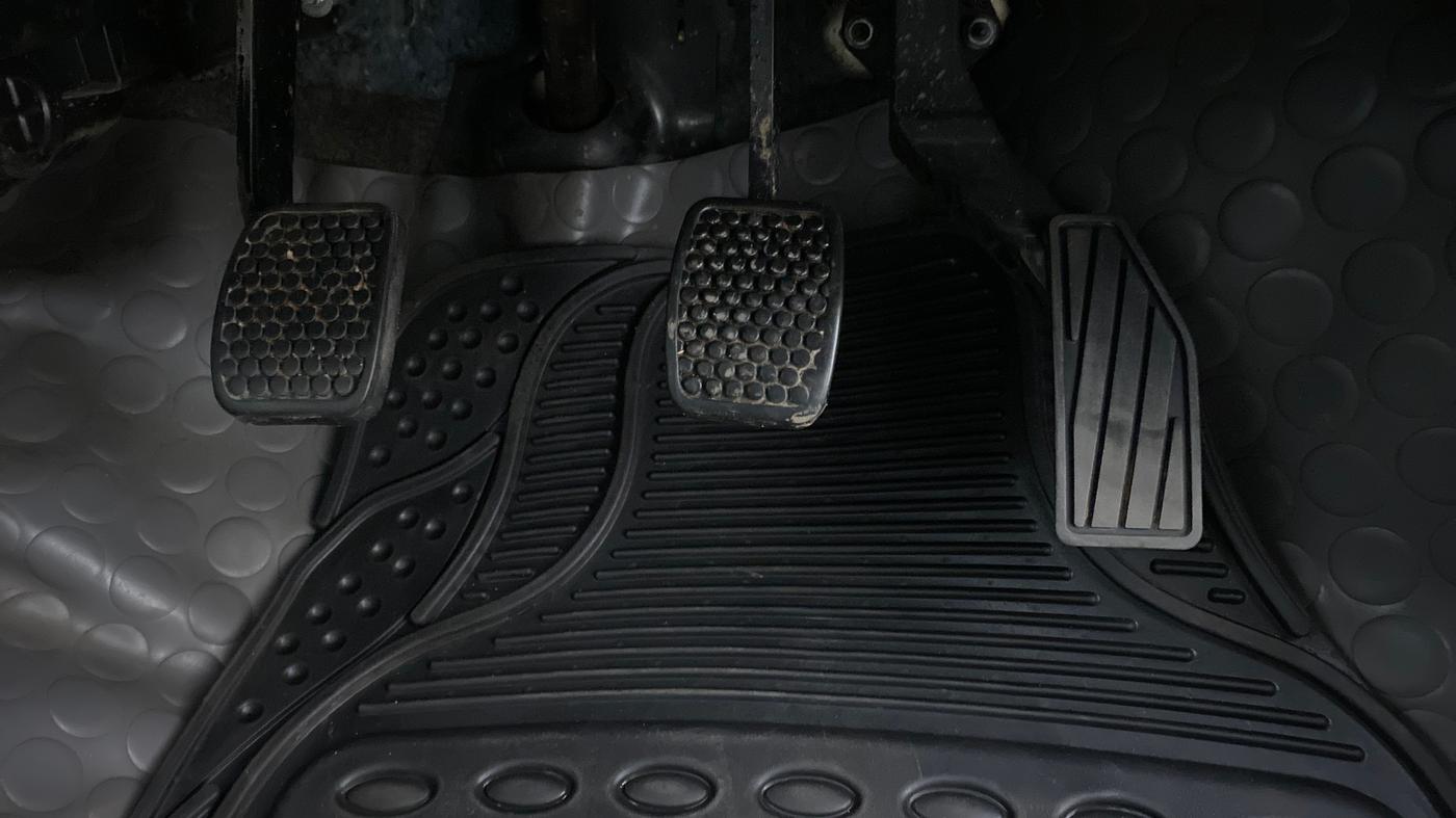 2017 Maruti Alto 800 VXI, Petrol, Manual, 90,924 km, Pedals