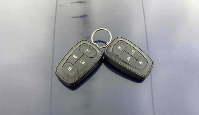 2023 Tata TIGOR XZA PLUS PETROL, Petrol, Automatic, 9,853 km, Key Close Up