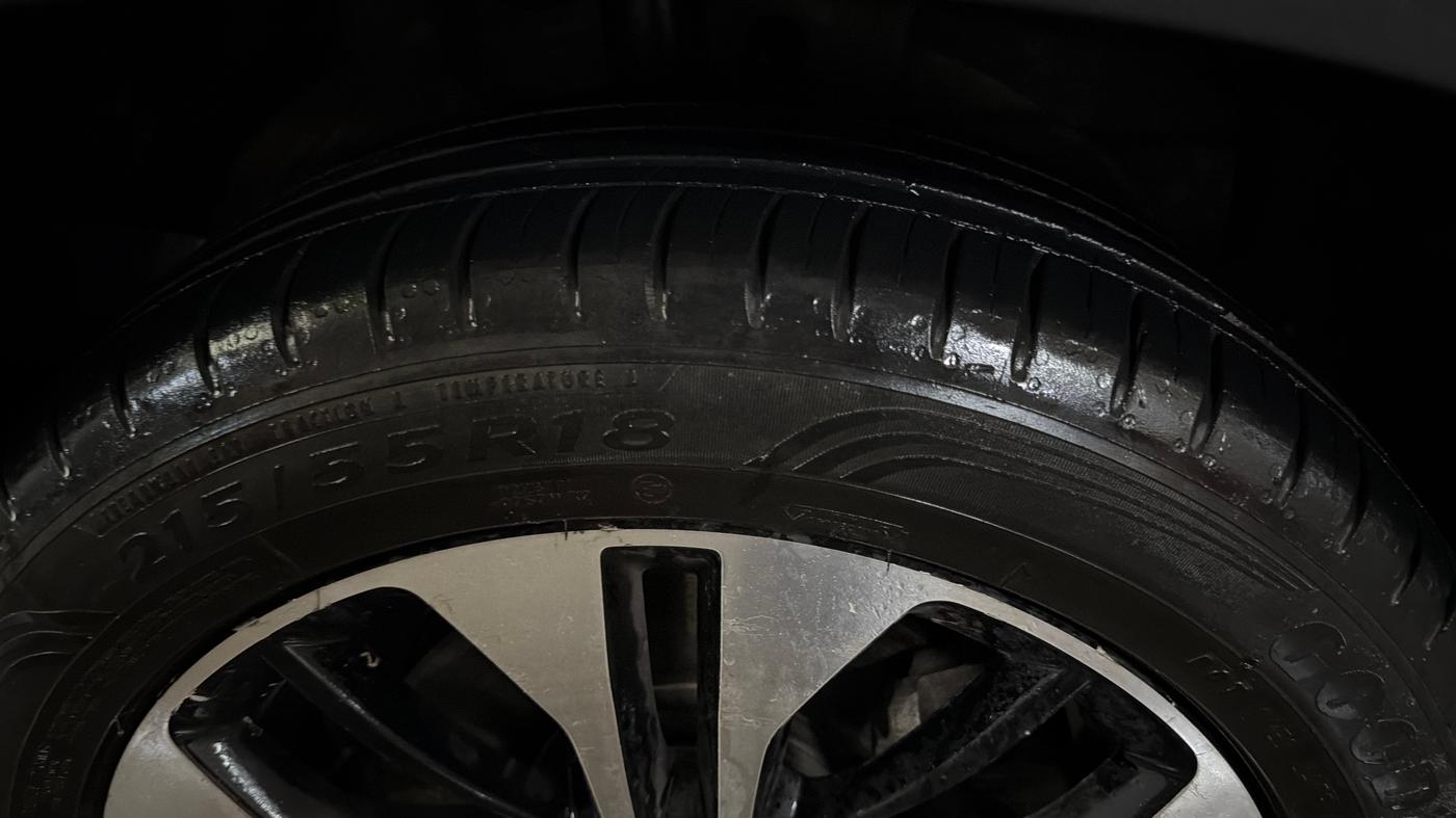 2021 MG HECTOR SHARP 1.5 DCT PETROL, Petrol, Automatic, 53,478 km, Right Front Tyre Tread