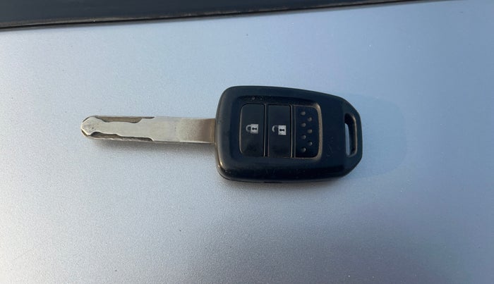 2016 Honda Jazz 1.2L I-VTEC SV, Petrol, Manual, 97,558 km, Key Close Up