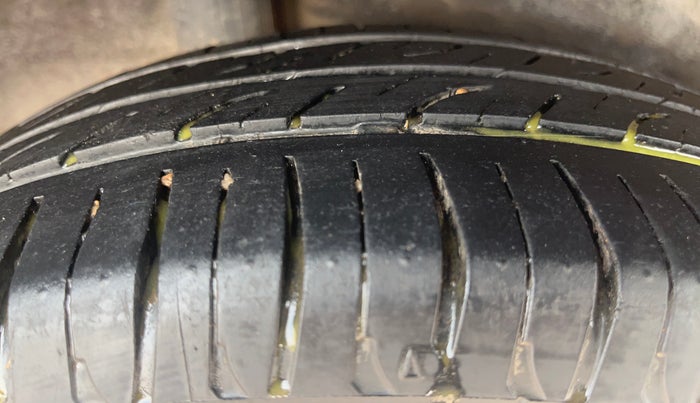 2016 Honda Jazz 1.2L I-VTEC SV, Petrol, Manual, 97,558 km, Right Rear Tyre Tread