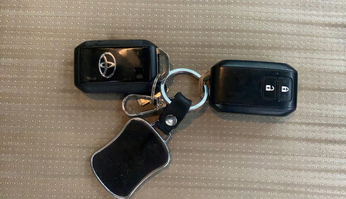 2023 Toyota Glanza V AMT, Petrol, Automatic, 34,013 km, Key Close Up