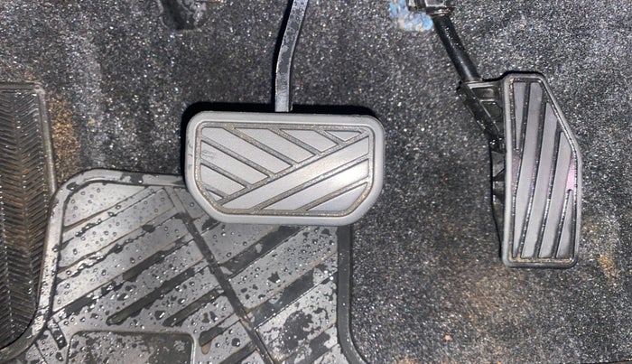 2023 Toyota Glanza V AMT, Petrol, Automatic, 34,013 km, Pedals