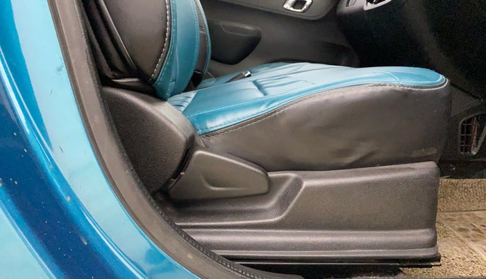 2023 Renault Kwid CLIMBER AMT 1.0, CNG, Automatic, 31,271 km, Driver Side Adjustment Panel