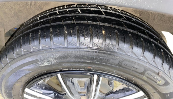 2023 Renault Kwid CLIMBER AMT 1.0, CNG, Automatic, 31,271 km, Left Rear Tyre Tread