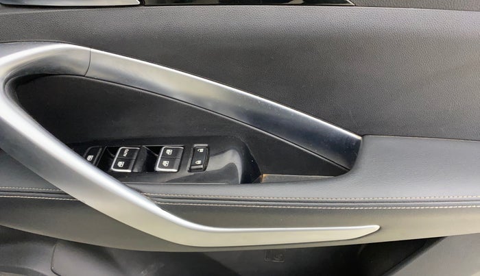 2020 MG HECTOR SHARP 1.5 DCT PETROL, Petrol, Automatic, 38,862 km, Driver Side Door Panels Control