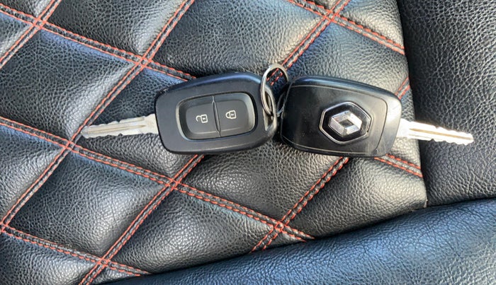 2019 Renault Duster 110 PS RXS 4X2 AMT DIESEL, Diesel, Automatic, 82,755 km, Key Close Up