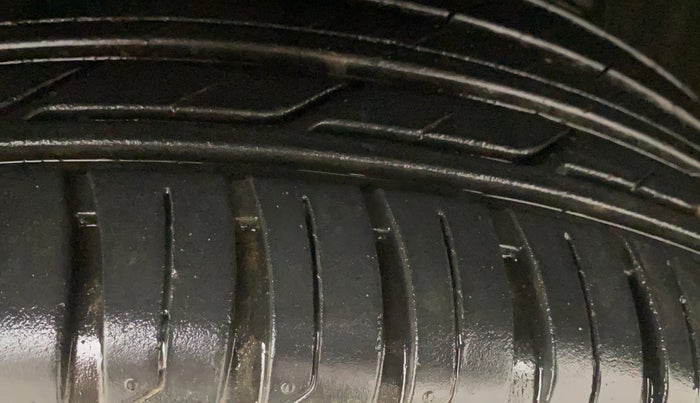 2019 Renault Duster 110 PS RXS 4X2 AMT DIESEL, Diesel, Automatic, 82,755 km, Left Front Tyre Tread