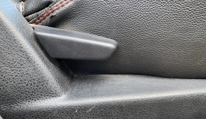 2019 Renault Duster 110 PS RXS 4X2 AMT DIESEL, Diesel, Automatic, 82,755 km, Driver Side Adjustment Panel