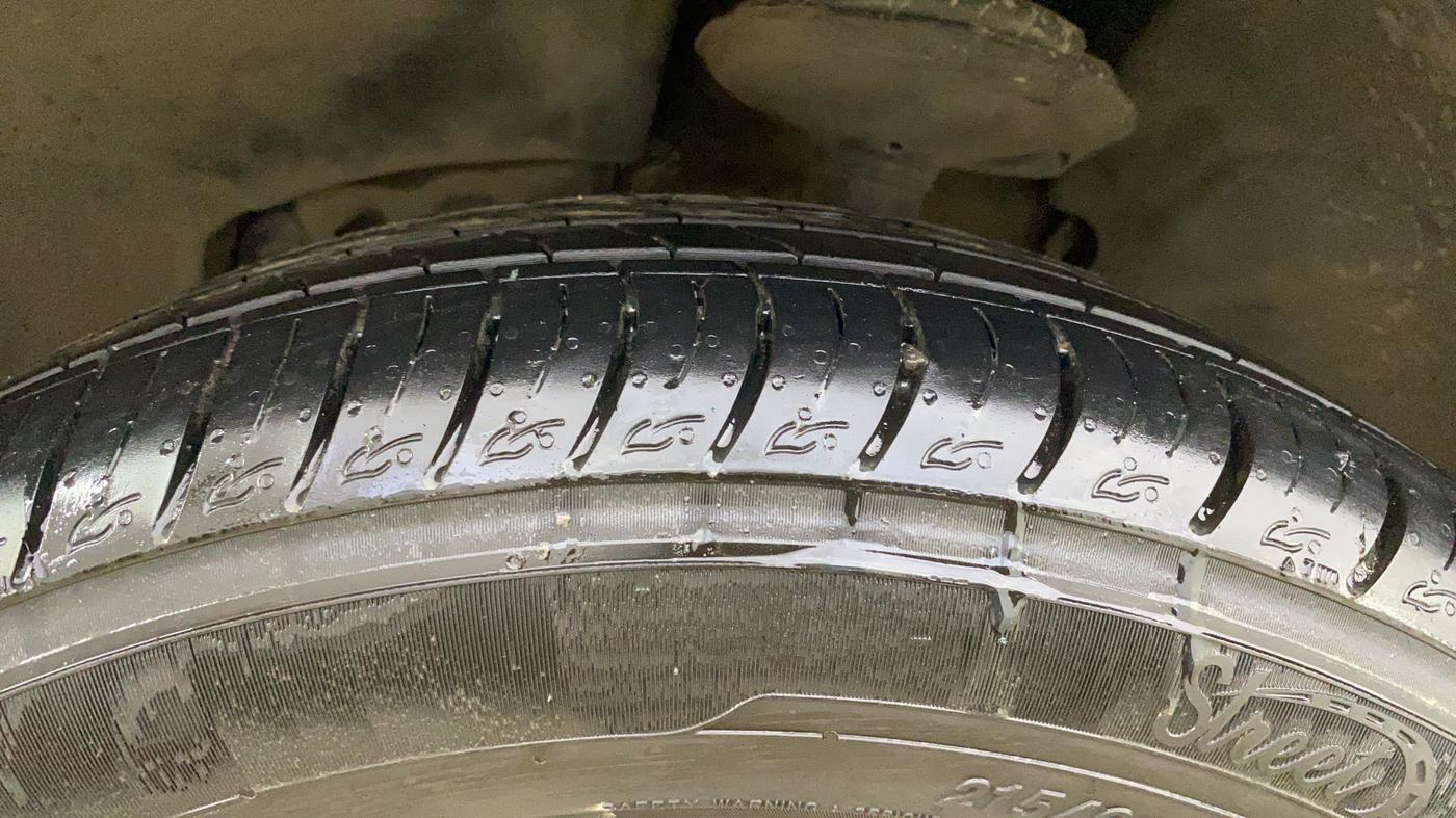 2021 Nissan Kicks XV PREMIUM TURBO 1.3 CVT, Petrol, Automatic, 68,332 km, Left Front Tyre Tread