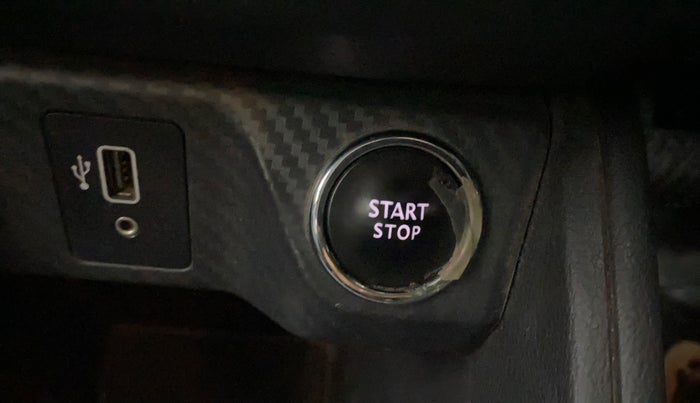 2021 Nissan Kicks XV PREMIUM TURBO 1.3 CVT, Petrol, Automatic, 68,332 km, Keyless Start/ Stop Button