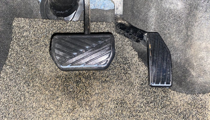 2016 Maruti Wagon R 1.0 VXI AMT, Petrol, Automatic, 71,936 km, Pedals