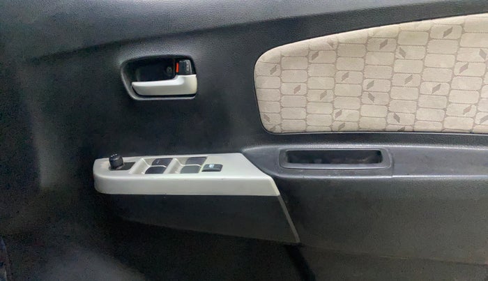 2016 Maruti Wagon R 1.0 VXI AMT, Petrol, Automatic, 71,936 km, Driver Side Door Panels Control