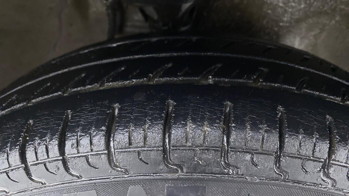 2016 Maruti Alto 800 LXI, Petrol, Manual, 48,633 km, Right Front Tyre Tread