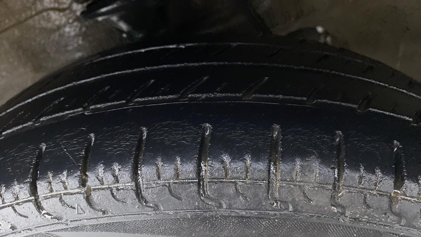 2016 Maruti Alto 800 LXI, Petrol, Manual, 48,633 km, Left Front Tyre Tread