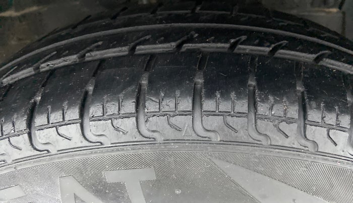 2014 Maruti Swift Dzire VDI BS IV, Diesel, Manual, 74,233 km, Right Front Tyre Tread