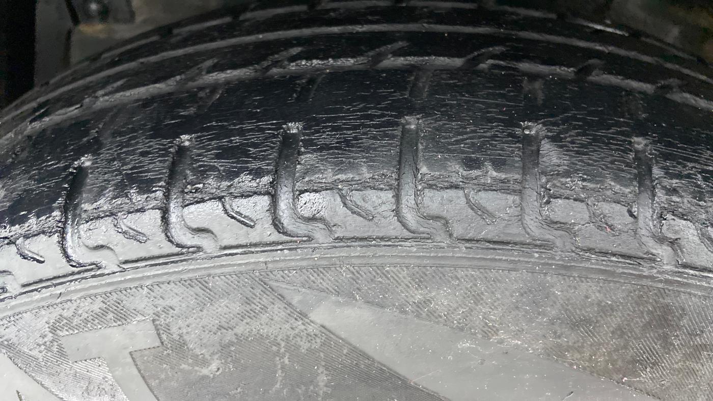 2014 Maruti Swift Dzire VDI BS IV, Diesel, Manual, 74,233 km, Left Front Tyre Tread