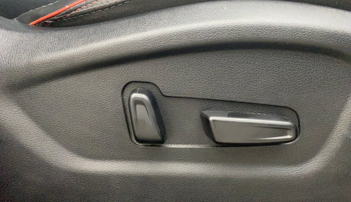 2021 Hyundai Creta SX (O) 1.4 TURBO DCT DUAL TONE, Petrol, Automatic, 64,701 km, Driver Side Adjustment Panel