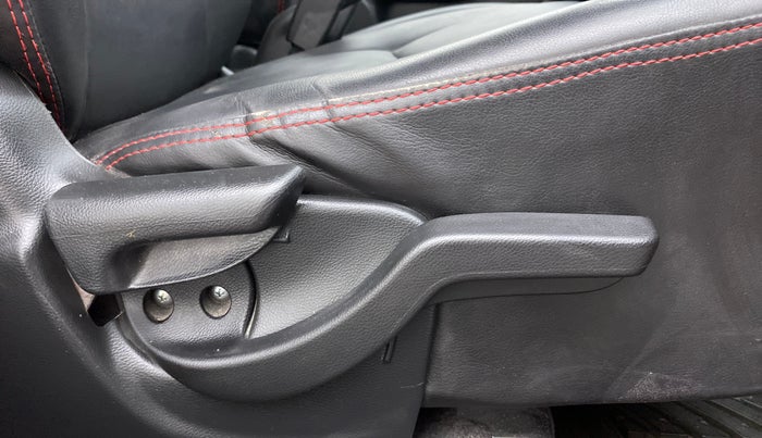 2018 Honda Brio VX AT, Petrol, Automatic, 19,243 km, Driver Side Adjustment Panel