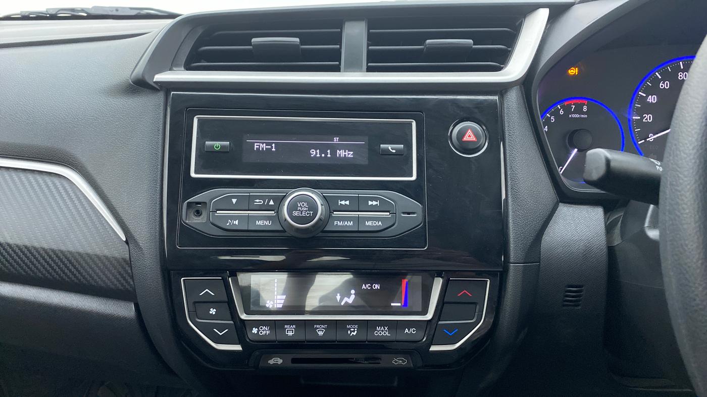 2018 Honda Brio VX AT, Petrol, Automatic, 19,243 km, Air Conditioner