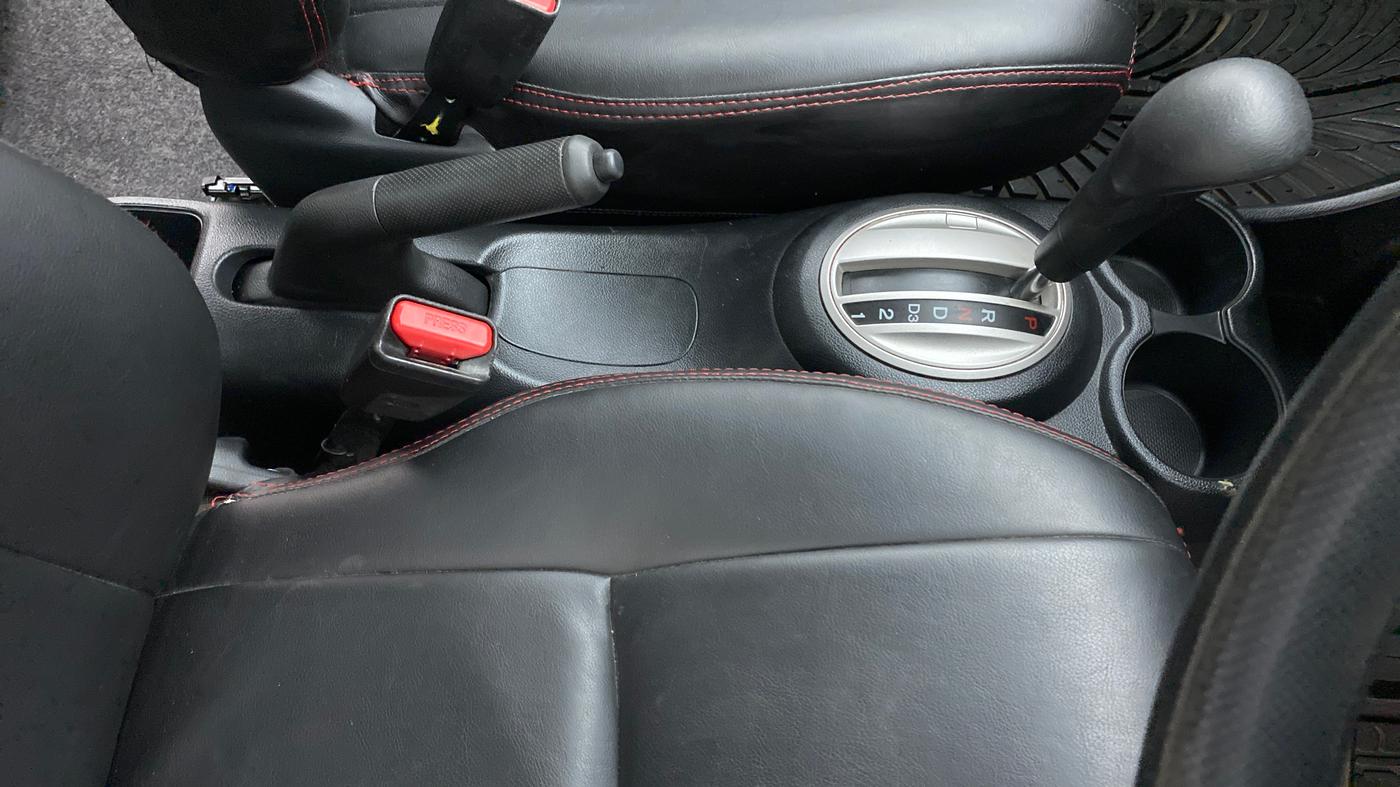 2018 Honda Brio VX AT, Petrol, Automatic, 19,243 km, Gear Lever