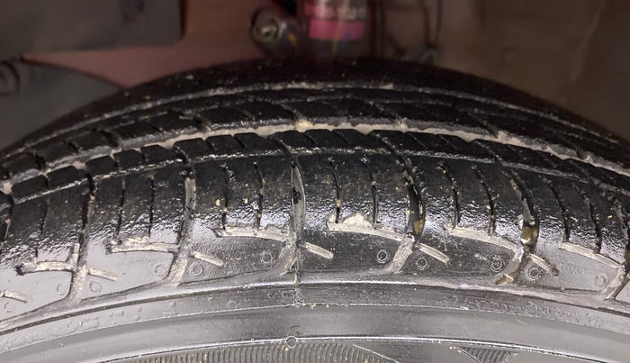 2018 Honda Brio VX AT, Petrol, Automatic, 19,243 km, Left Front Tyre Tread