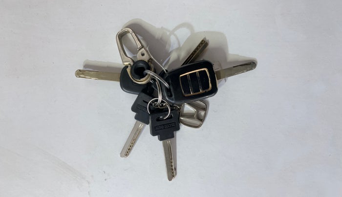 2018 Honda Amaze 1.2L I-VTEC S, Petrol, Manual, 70,902 km, Key Close Up